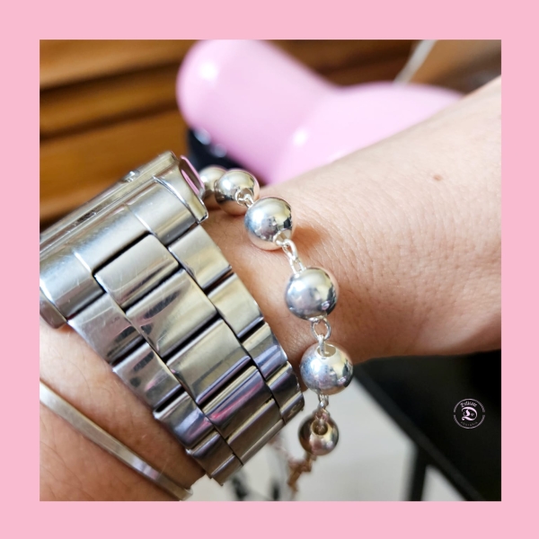 Pulseira de Bolas com Pingente
